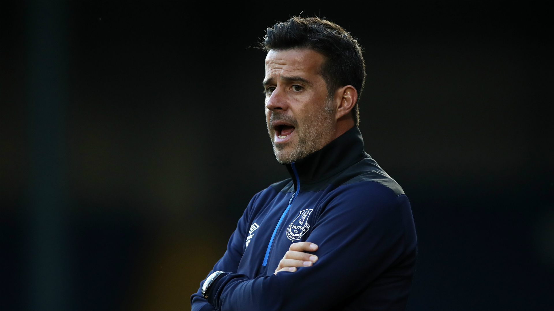 捏了一把冷 捏了一把冷